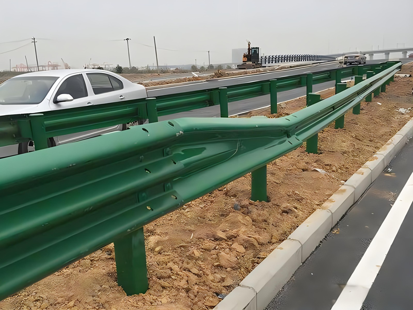 呼和浩特高速波形护栏板日常维护方案确保道路安全新举措
