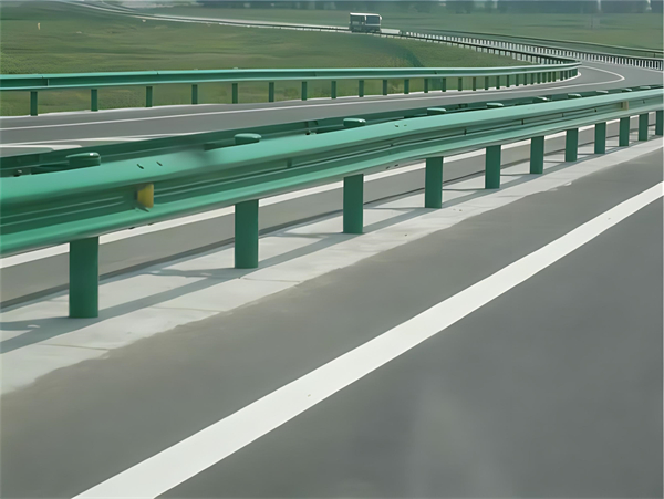 呼和浩特高速护栏板守护安全广泛应用于多个行业